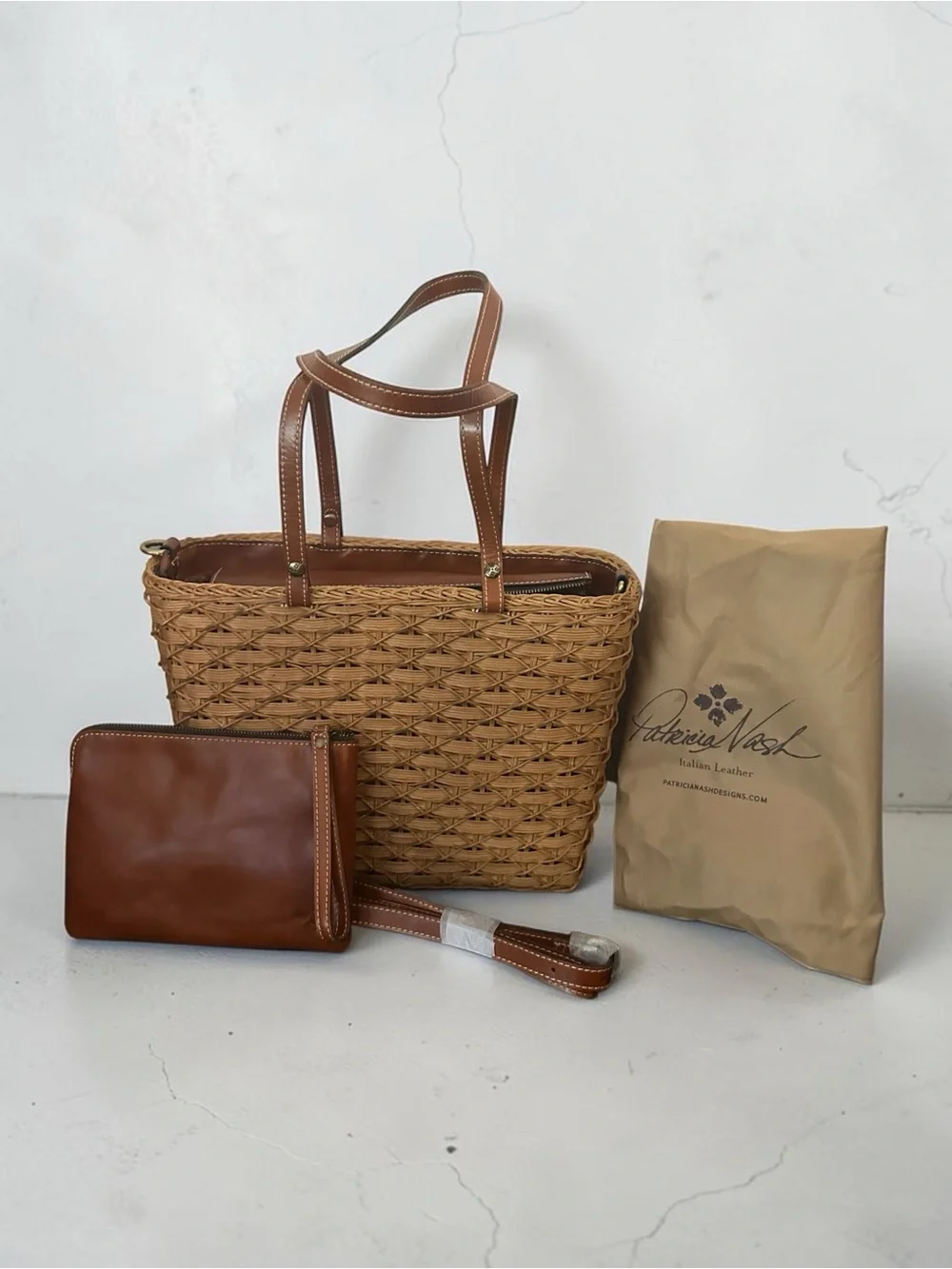 Patricia Nash Woven Straw Tote & Leather Wristlet Set Tan Basketweave Boho - Picture 1 of 13
